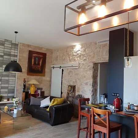 Homestay Superieures Privees, Plein Centre-ville De - Hubert *