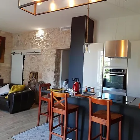 Homestay Superieures Privees, Plein Centre-ville De - Hubert