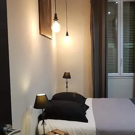 Superieures Privees, Plein Centre-ville De - Hubert Homestay *