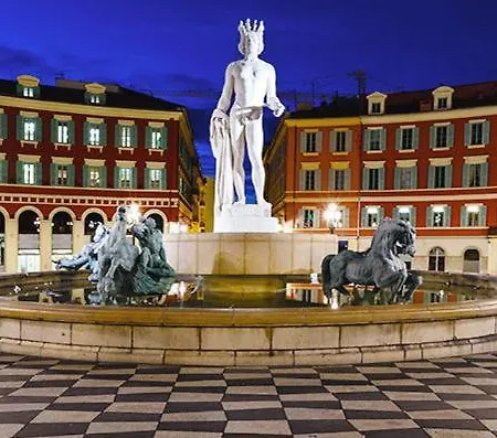 Superieures Privees, Plein Centre-ville De - Hubert Homestay